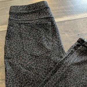 Womens cheetah pants🐆